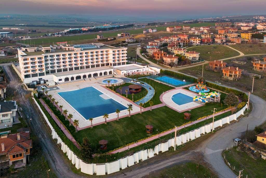 מלון Ramada Plaza By Wyndham 5*