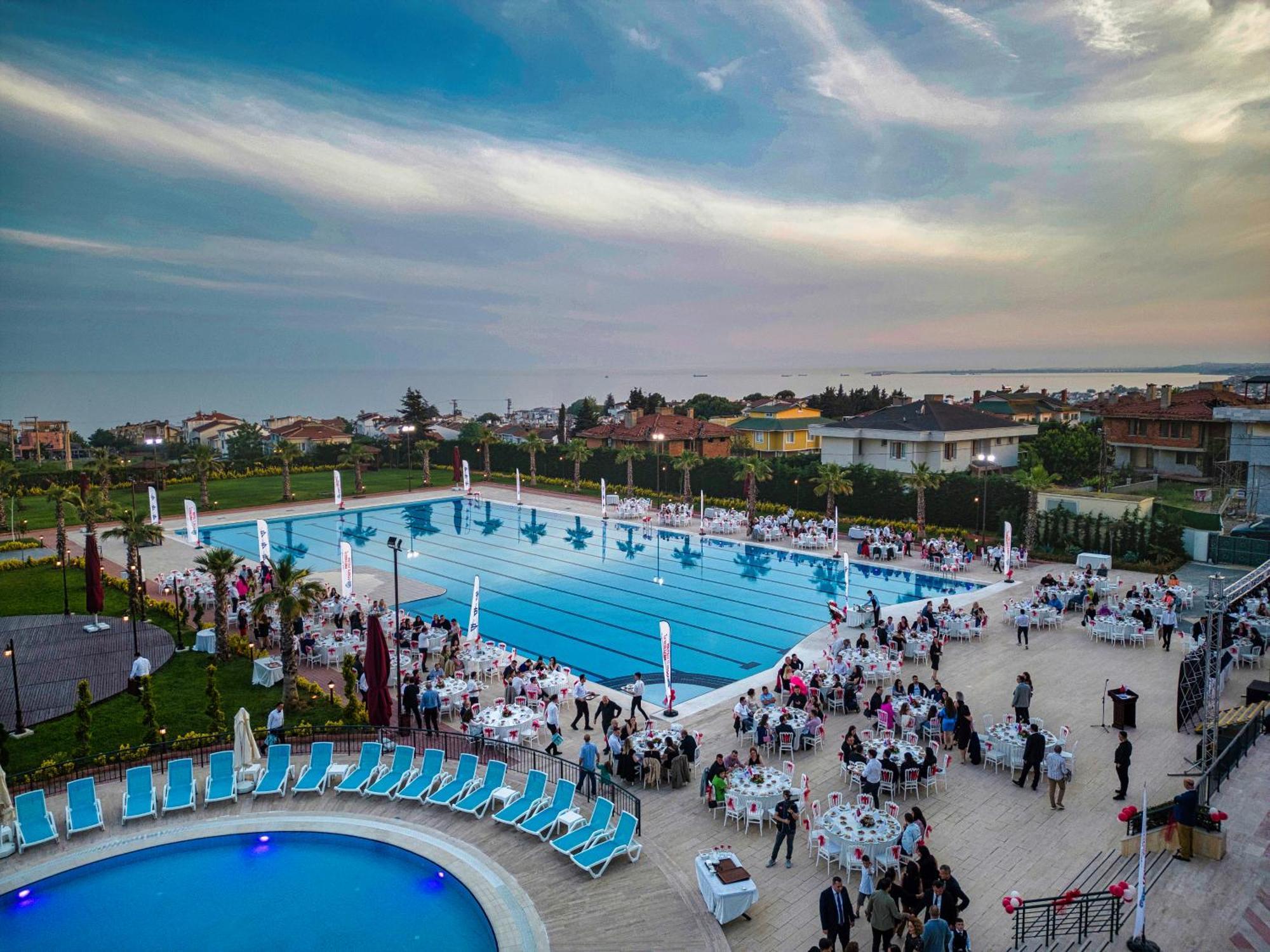 Ramada Plaza By Wyndham 5* סיליברי