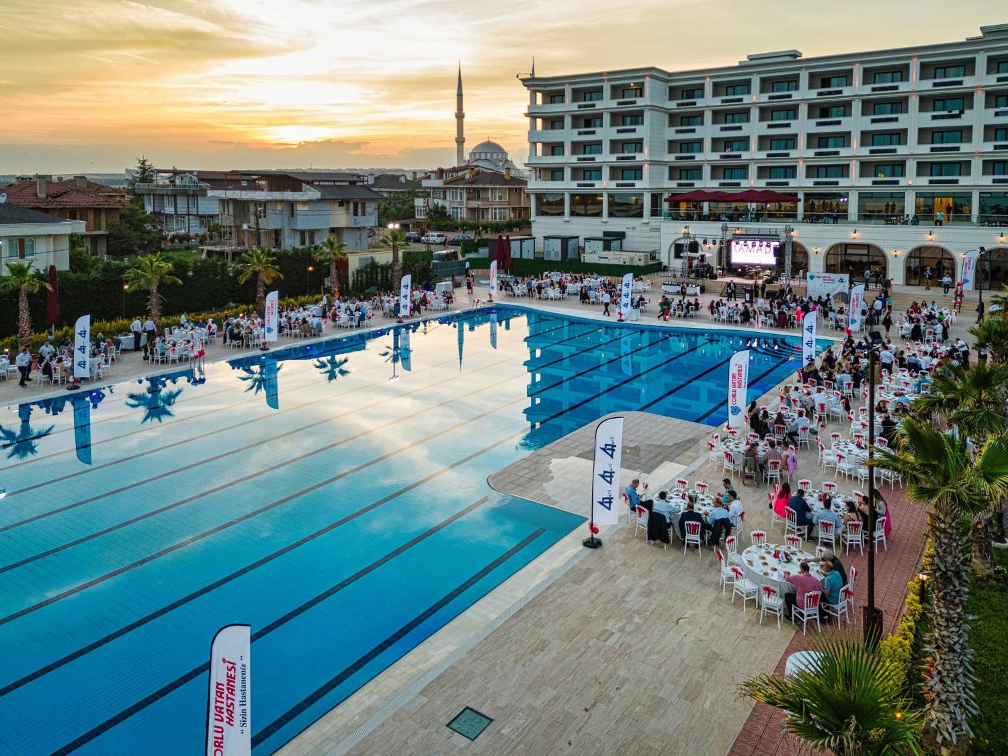 מלון Ramada Plaza By Wyndham