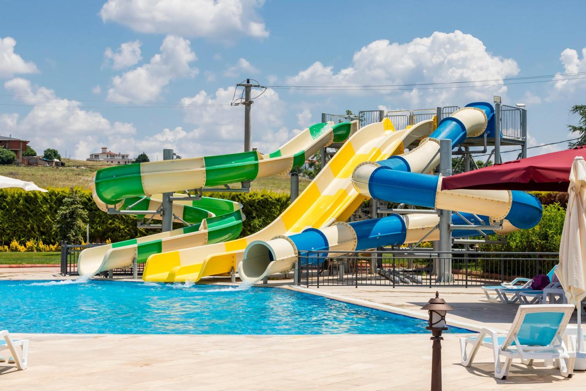Ramada Plaza By Wyndham מלון