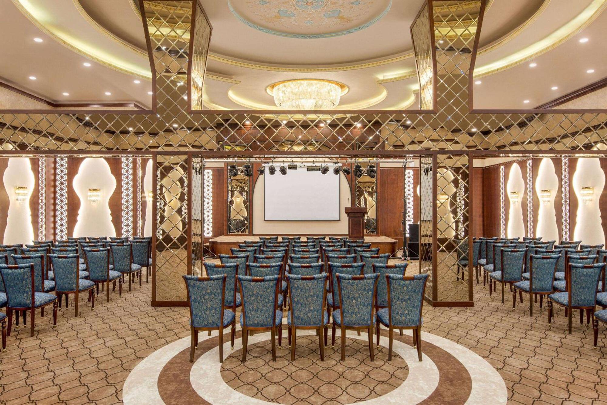 מלון Ramada Plaza By Wyndham 5*