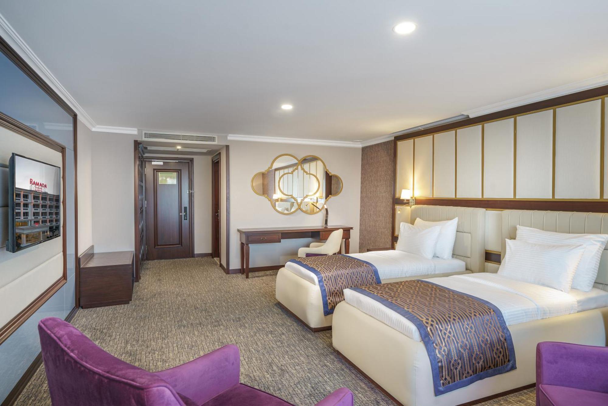 מלון Ramada Plaza By Wyndham