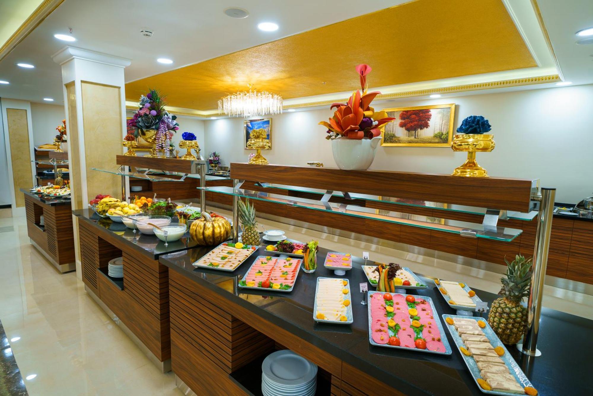 מלון Ramada Plaza By Wyndham
